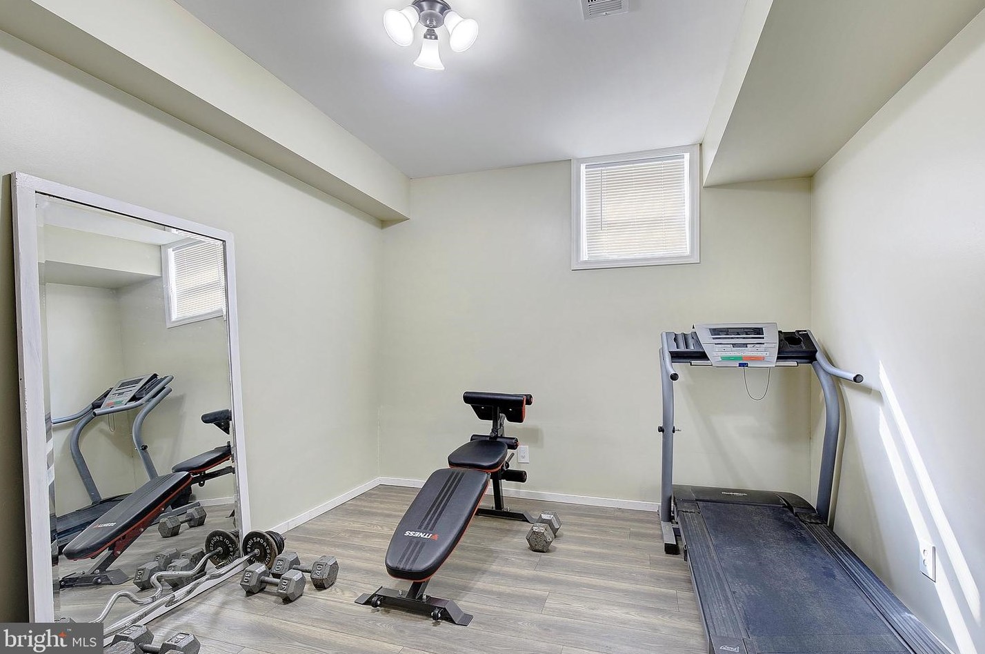 8210 Fort Smallwood Rd, Baltimore MD  21226-1918 exterior