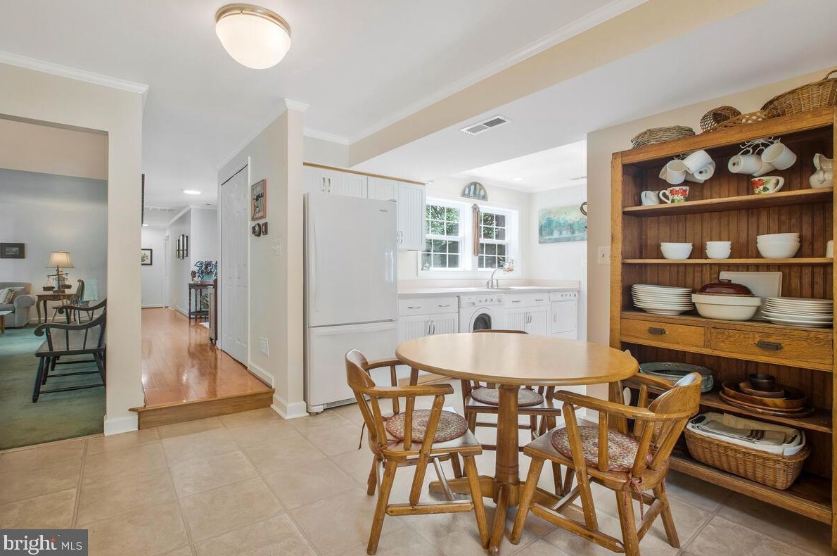 1456 Harwell Ave, Crofton MD 21114-2107 exterior