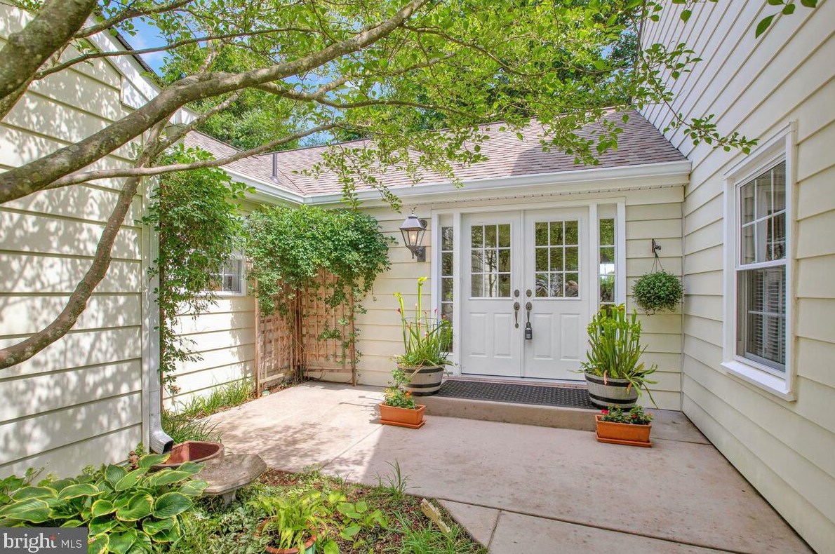 1456 Harwell Ave, Crofton MD  21114-2108 exterior