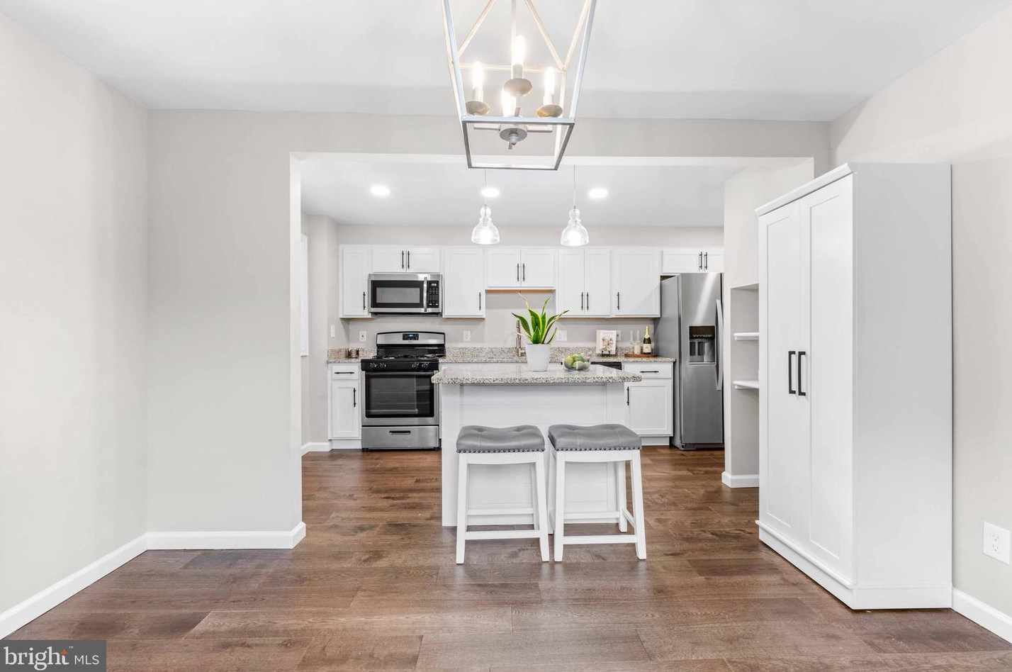 1053 Cayer Dr, Glen Burnie MD 21061-4100 exterior