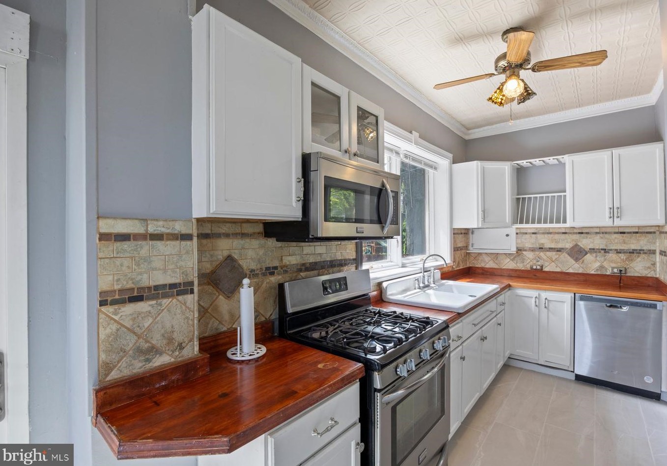 221 Audrey Ave, Baltimore MD  21225-2820 exterior