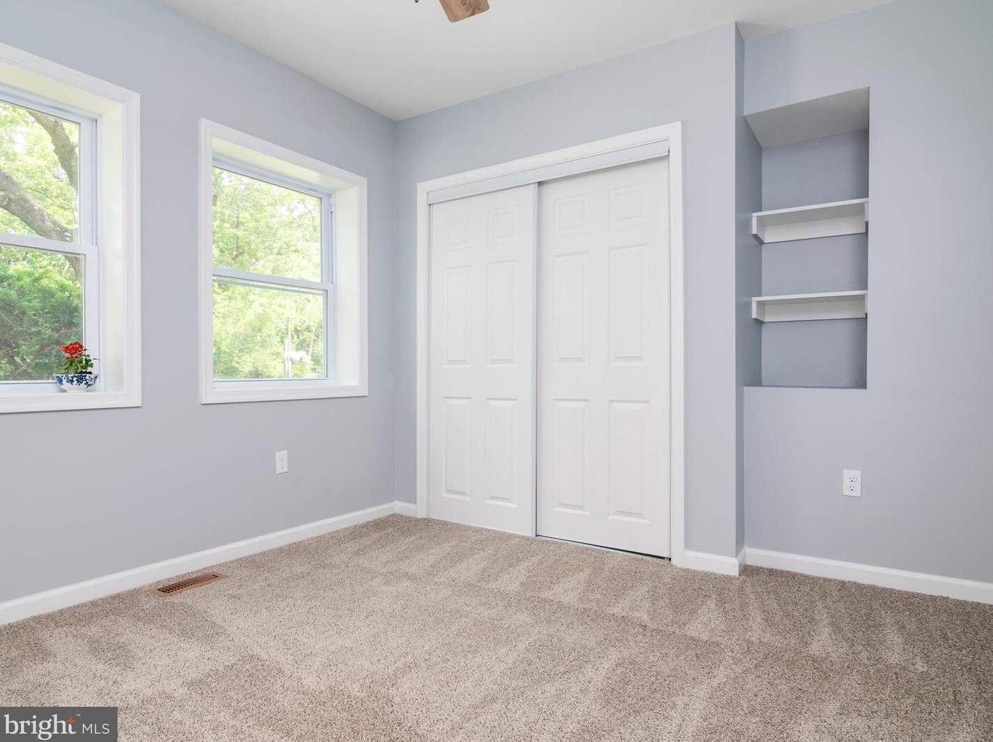 112 6 Ave, Glen Burnie MD 21060-6826 exterior