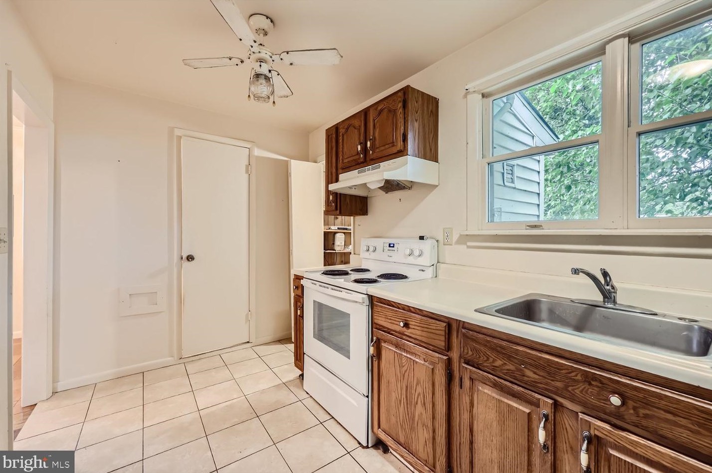 7922 End Dr, Baltimore MD 21226-2107 exterior