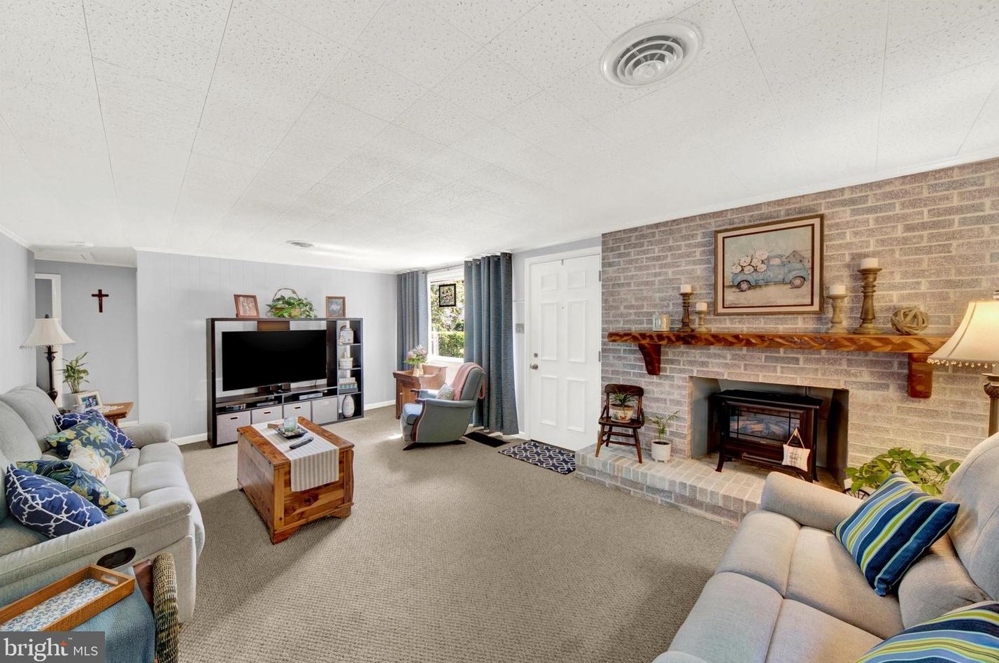 106 Dorchester Rd, Glen Burnie MD 21060-6911 exterior