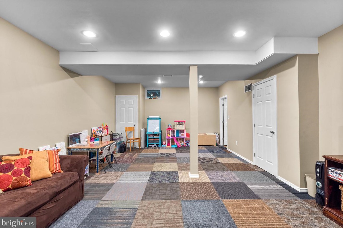 405 Birdsong Ct, Baltimore MD  exterior