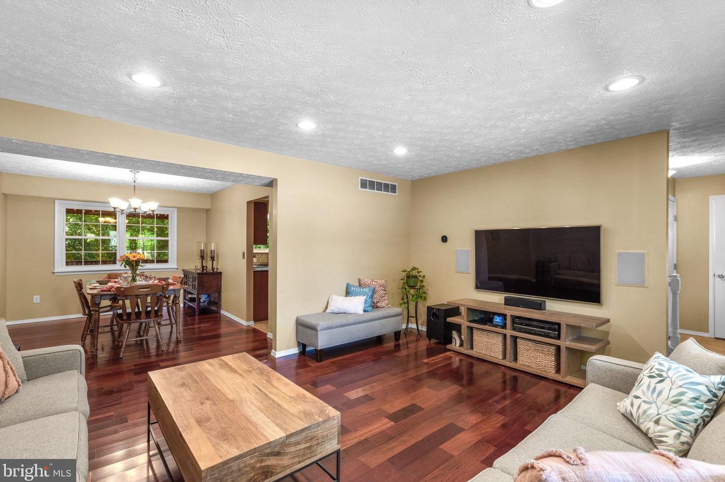 405 Birdsong Ct, Baltimore MD  exterior