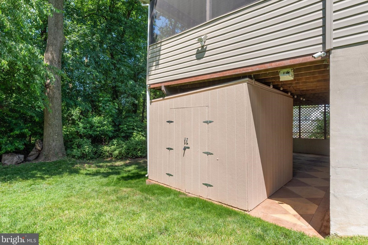 405 Birdsong Ct, Baltimore MD  exterior