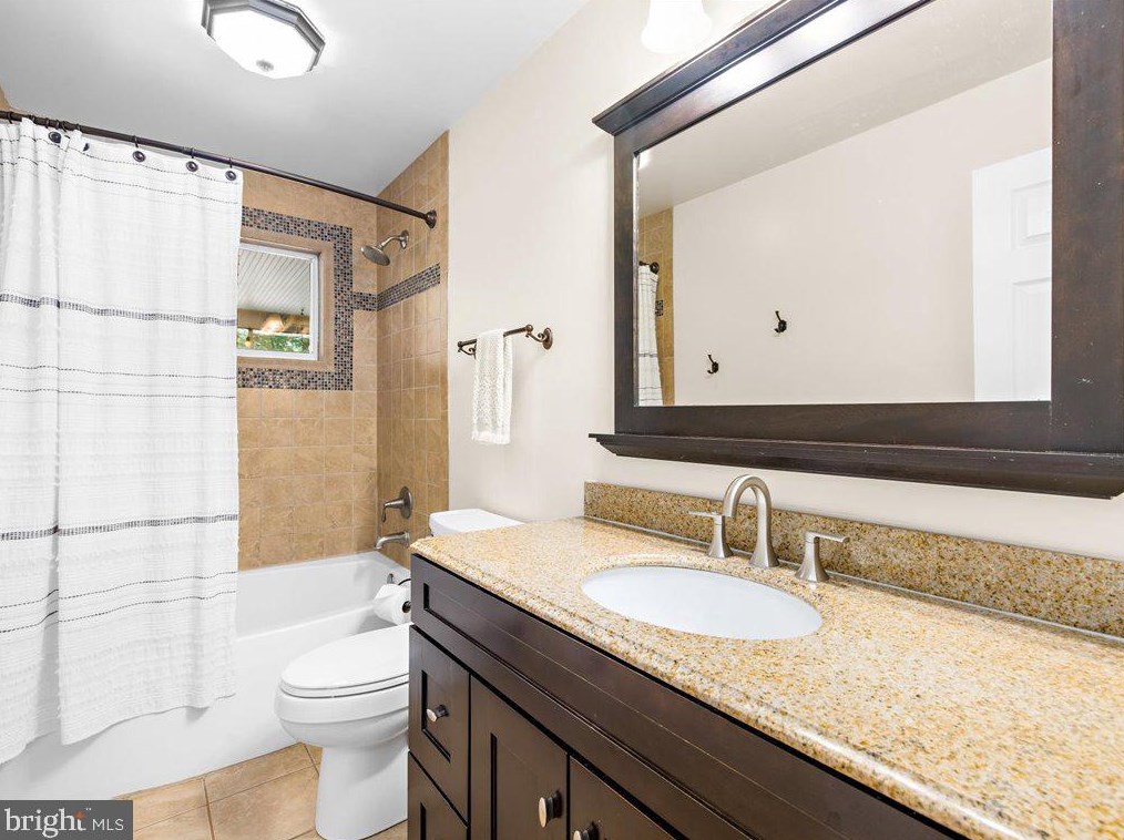 1823 Cedar Dr, Severn MD 21144-1005 exterior