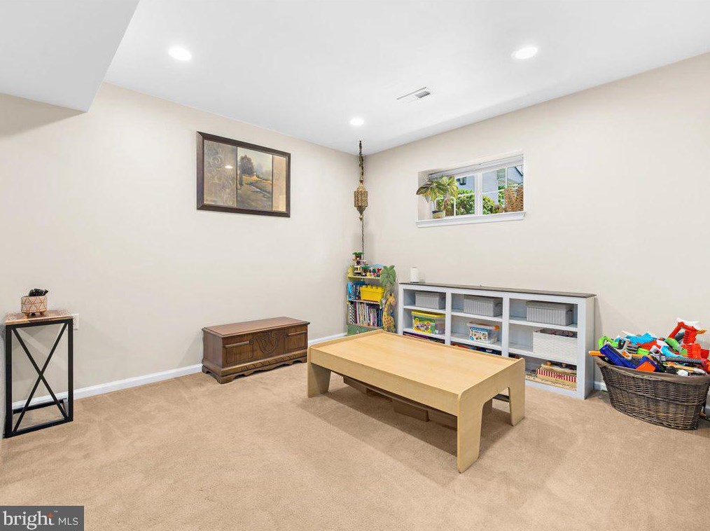 1823 Cedar Dr, Severn MD 21144-1005 exterior