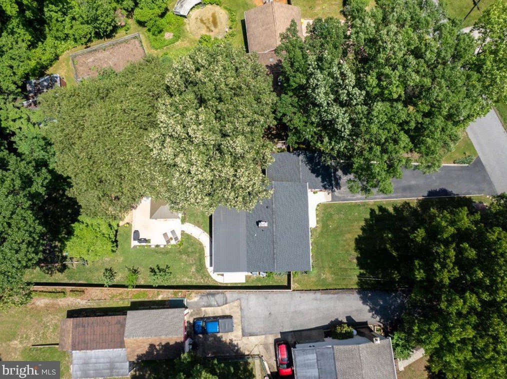 1823 Cedar Dr, Severn MD 21144-1005 exterior