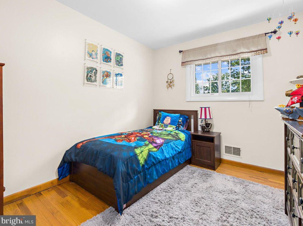 1823 Cedar Dr, Severn MD 21144-1005 exterior