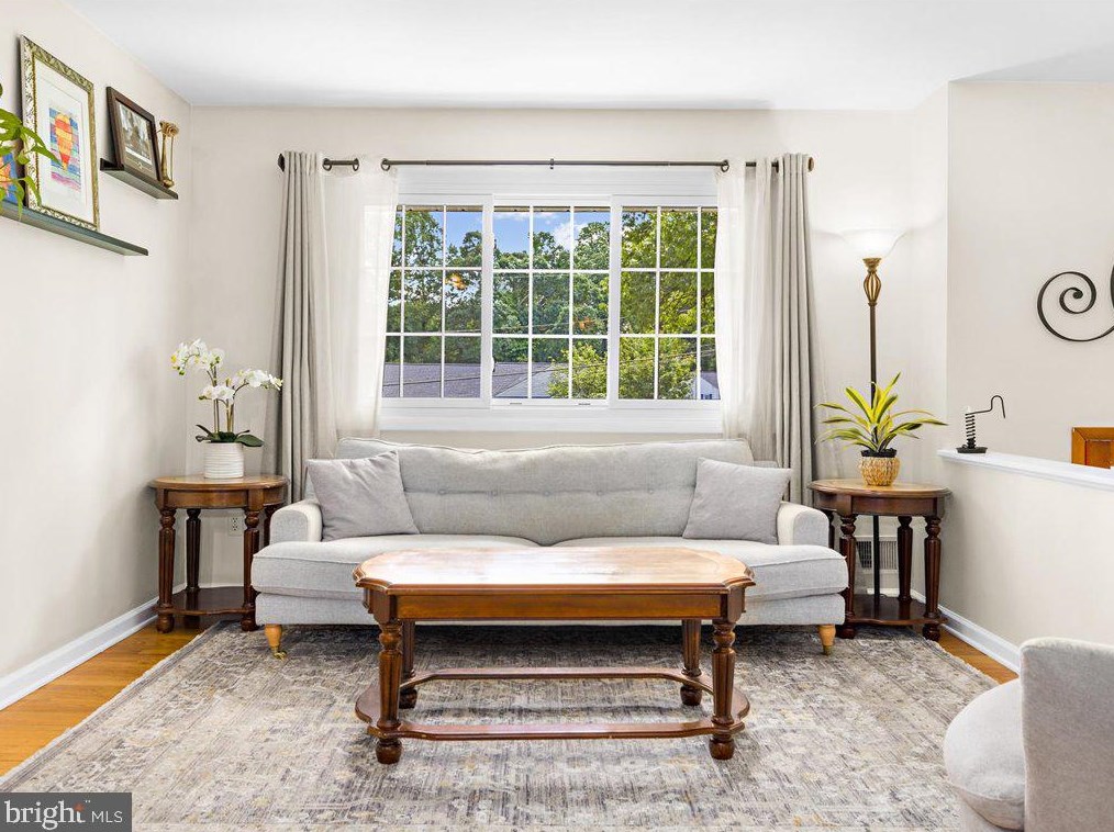 1823 Cedar Dr, Severn MD 21144-1005 exterior