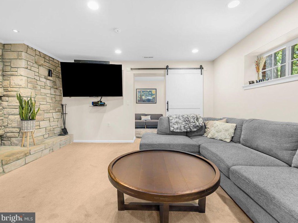 1823 Cedar Dr, Severn MD 21144-1005 exterior