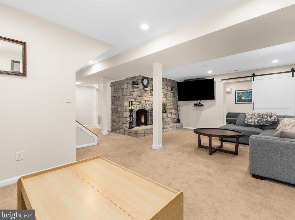 1823 Cedar Dr, Severn MD 21144-1005 exterior