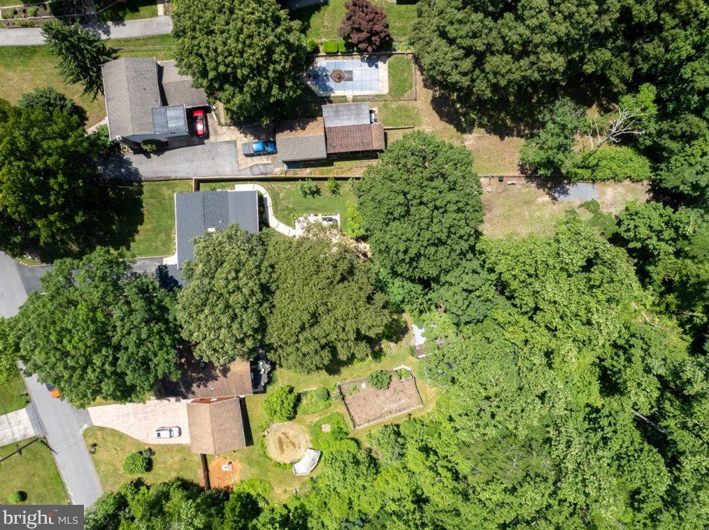 1823 Cedar Dr, Severn MD 21144-1005 exterior