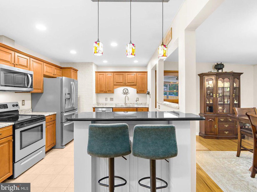 1823 Cedar Dr, Severn MD 21144-1005 exterior