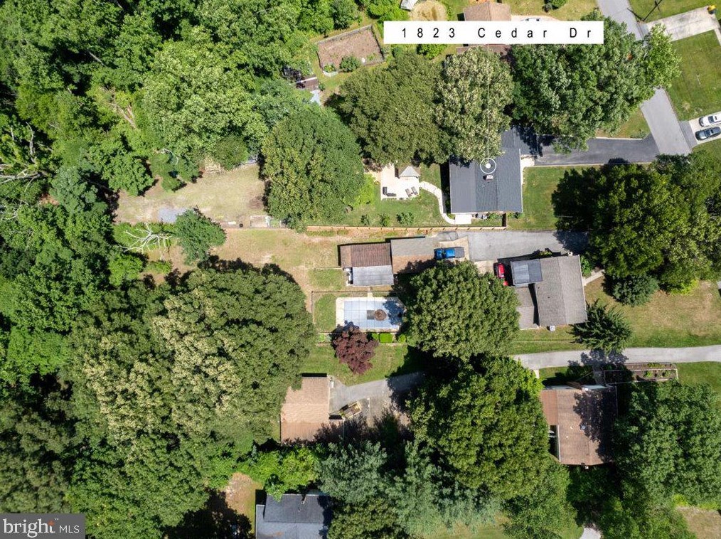 1823 Cedar Dr, Severn MD 21144-1005 exterior