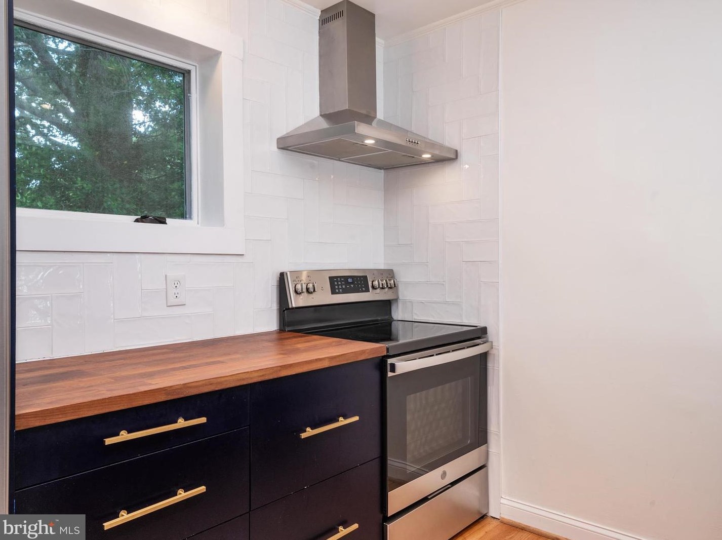 1264 River Rd, Shady Side MD  20764-9692 exterior