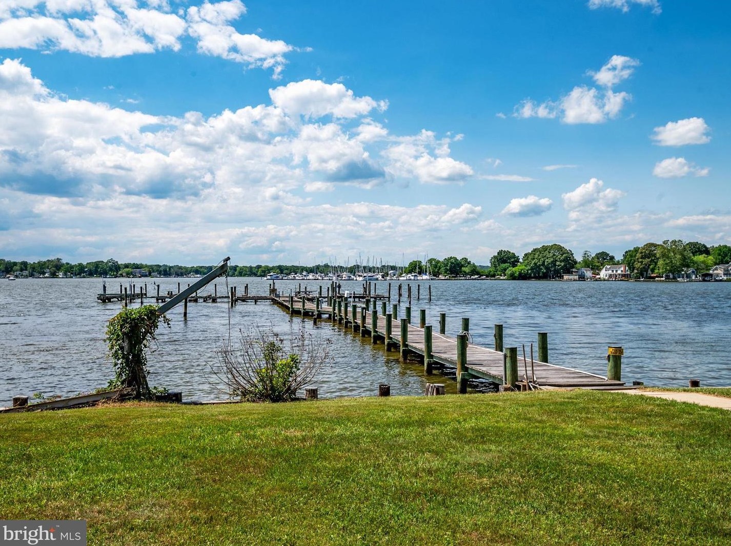 1264 River Rd, Shady Side MD  20764-9692 exterior