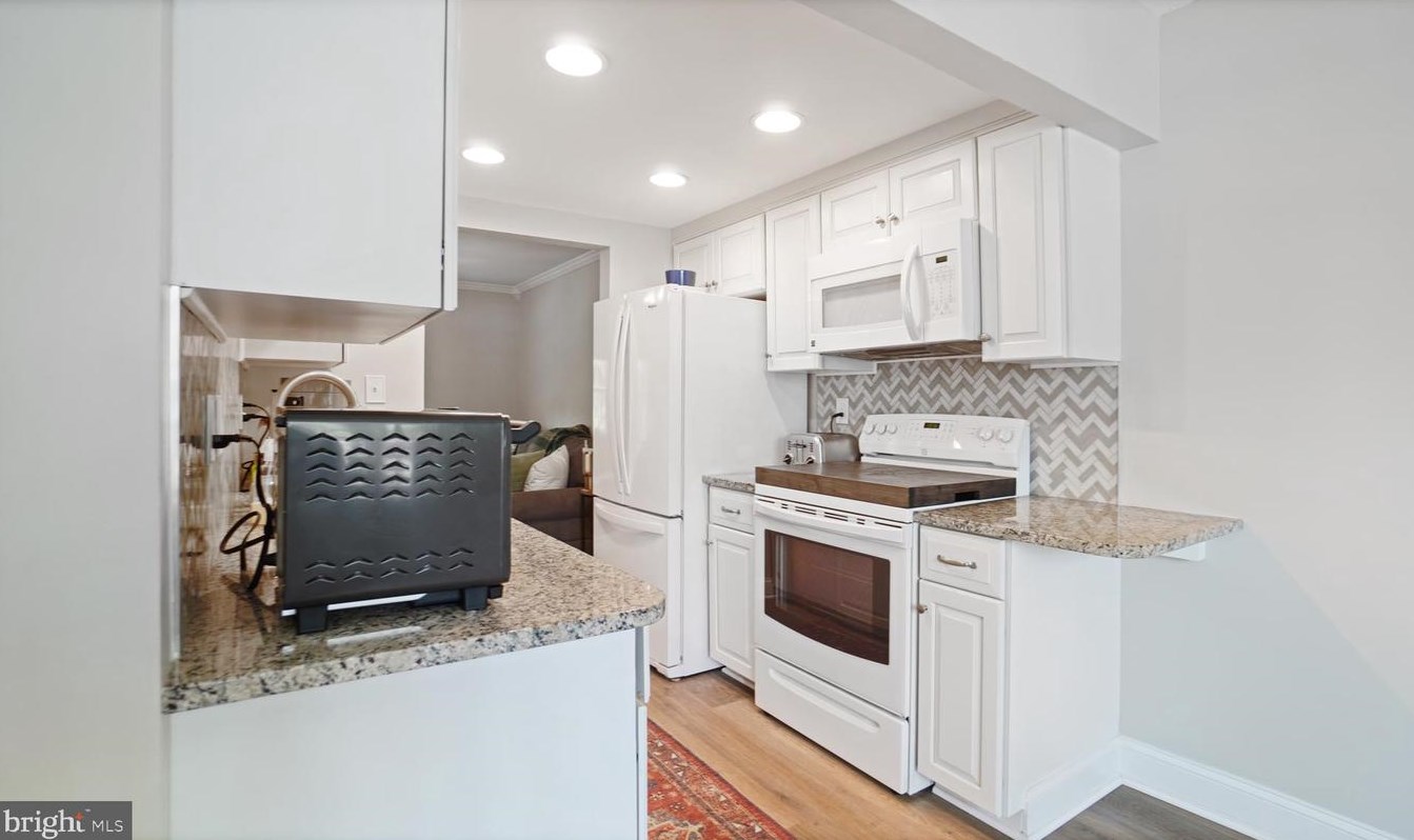 1804 Sharwood Pl, Crofton MD 21114-1950 exterior