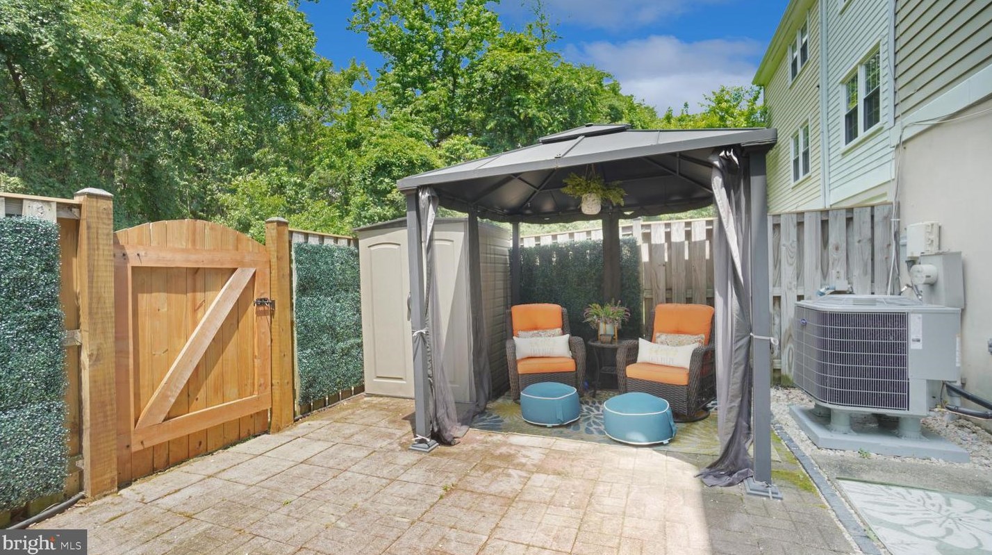 1804 Sharwood Pl, Crofton MD 21114-1950 exterior