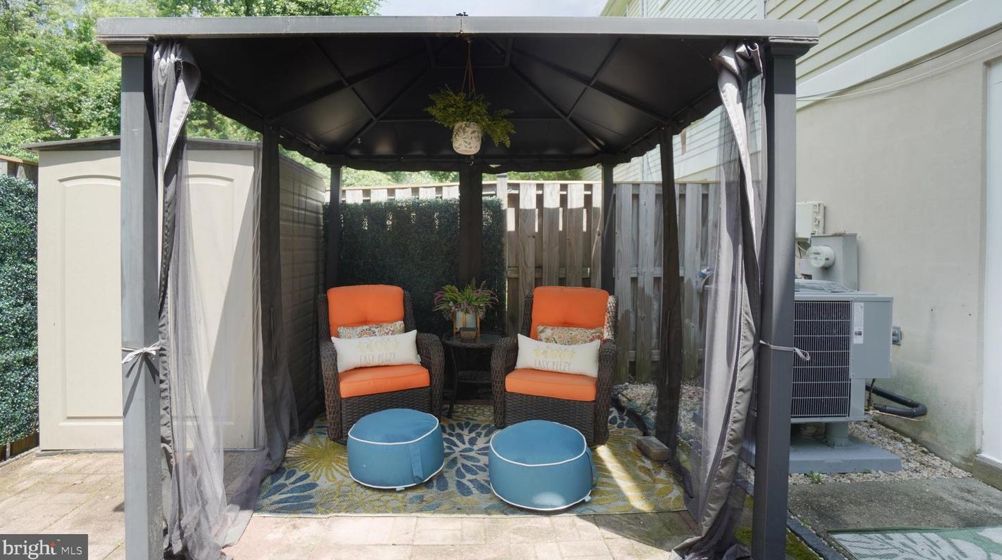 1804 Sharwood Pl, Crofton MD 21114-1950 exterior