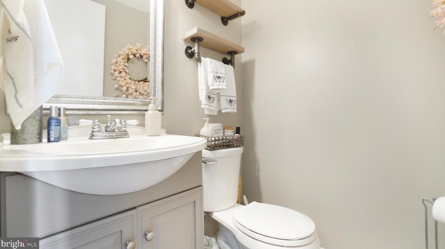 1804 Sharwood Pl, Crofton MD 21114-1950 exterior