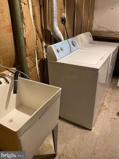 1936 Cambridge Dr, Crofton MD 21114-1935 exterior