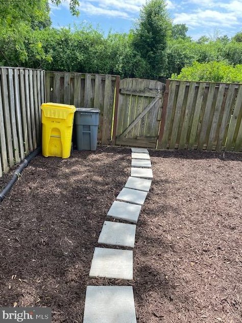 1936 Cambridge Dr, Crofton MD 21114-1935 exterior