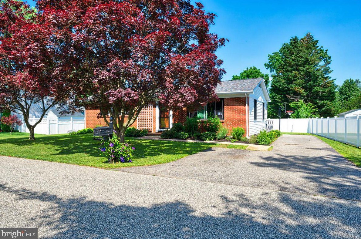 113 Riverside Rd, Edgewater MD  21037-1406 exterior