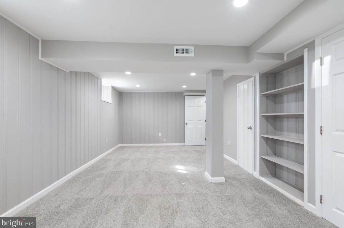 303 Ridgely Rd, Glen Burnie MD 21061-4516 exterior