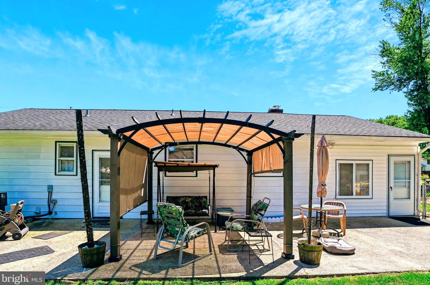 1350 Brenda Rd, Severn MD 21144-3310 exterior