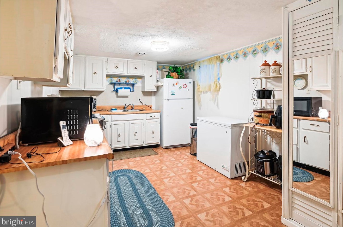 1350 Brenda Rd, Severn MD 21144-3310 exterior