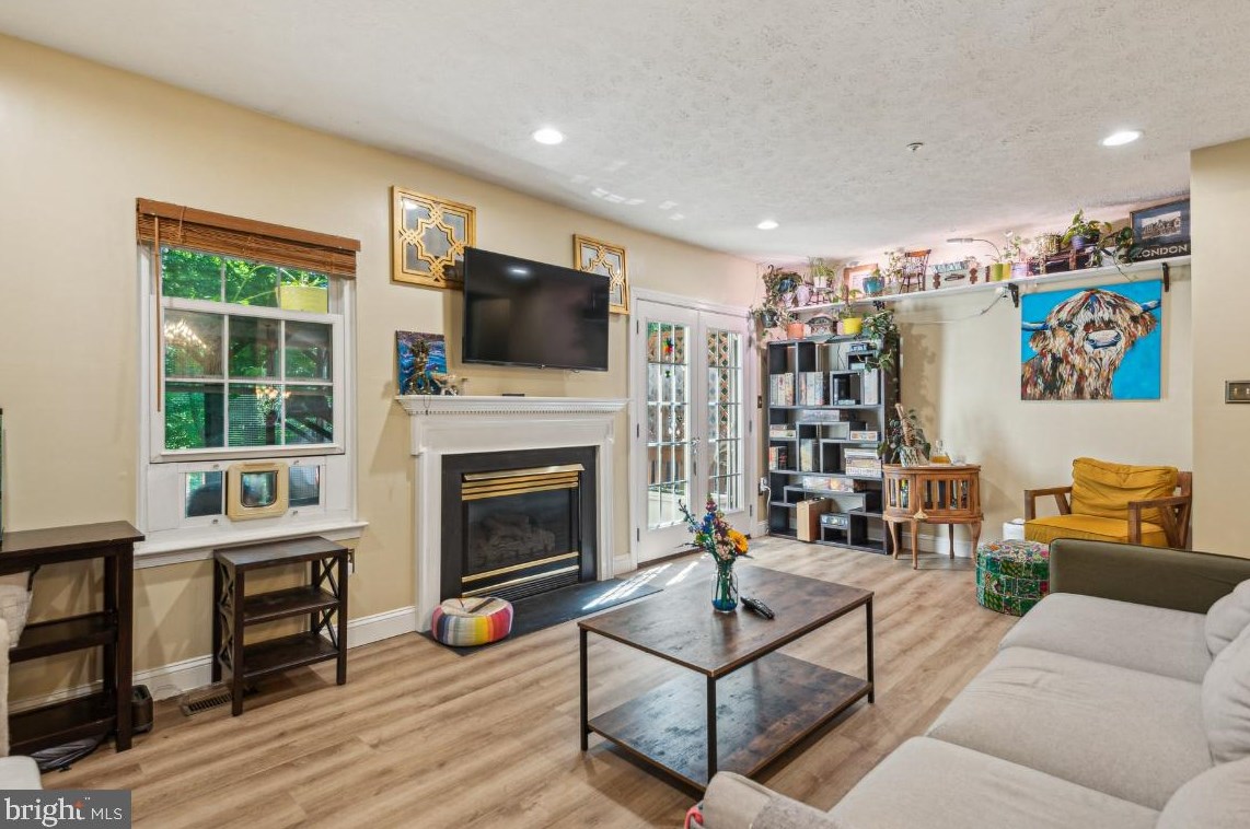 2550 Windy Oak Ct, Crofton MD  21114-1181 exterior