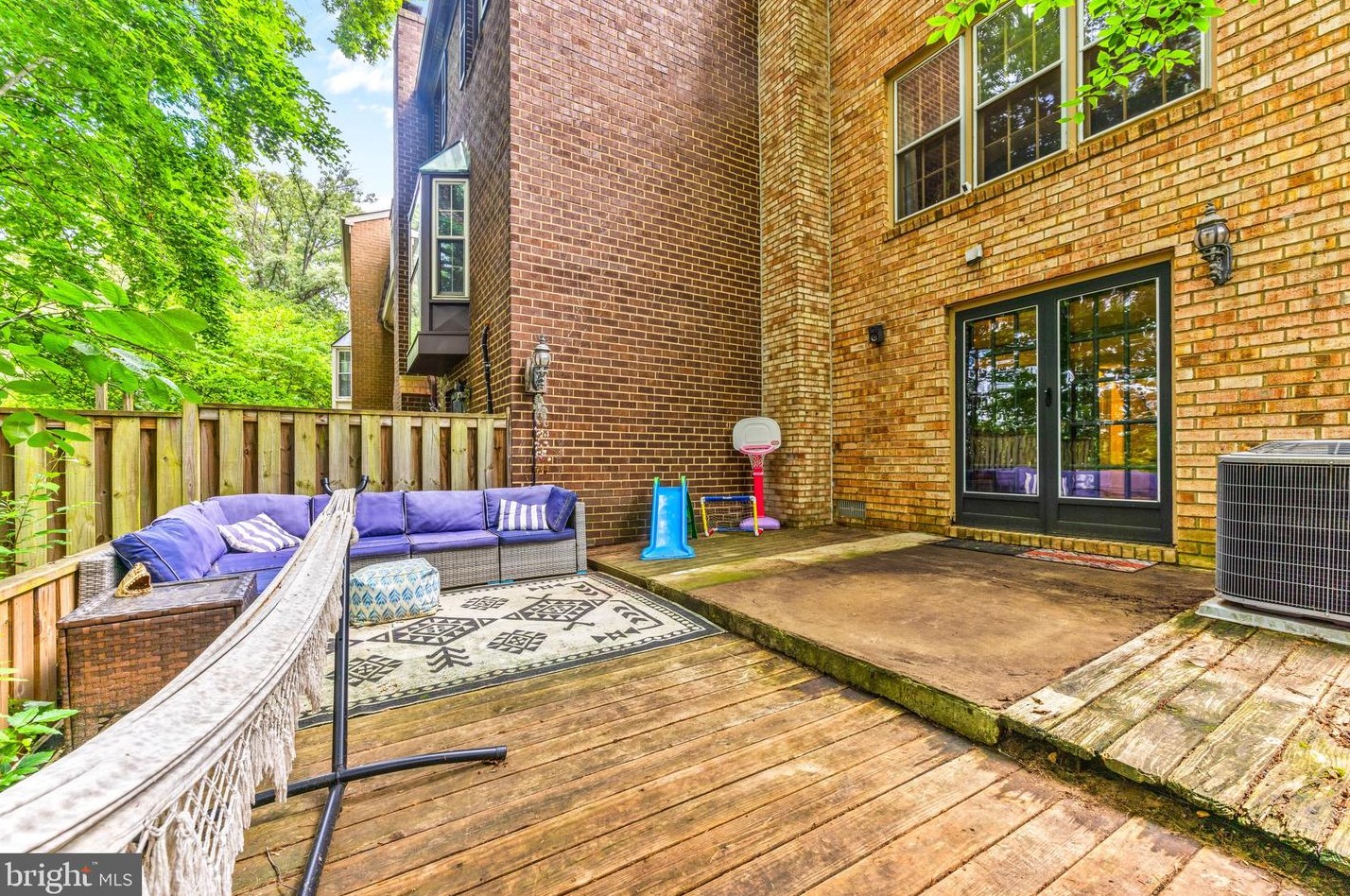 1484 Carlyle Ct, Crofton MD exterior