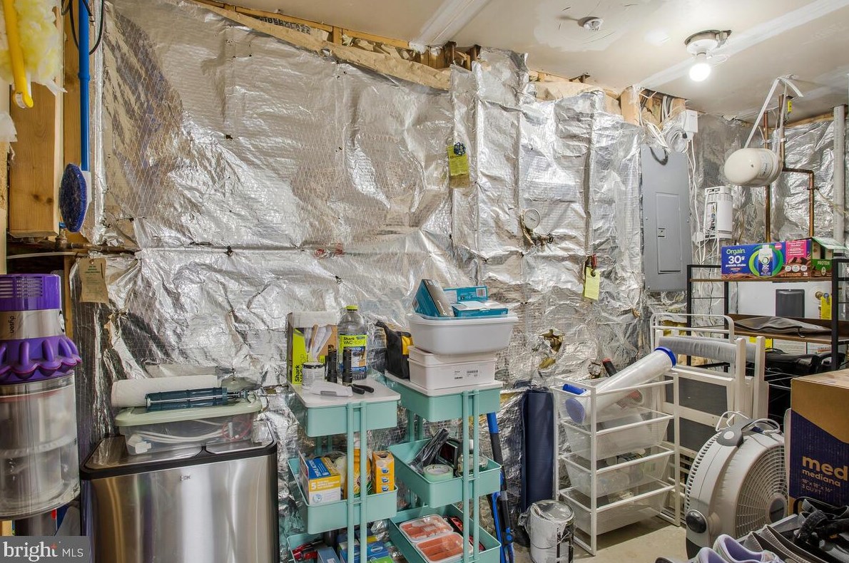 1590 Fallowfield Ct, Crofton MD 21114-1427 exterior