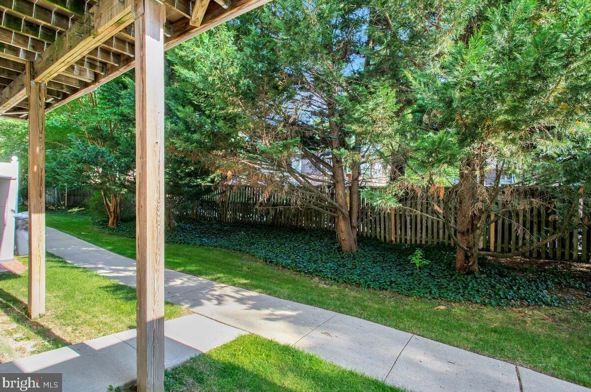 1590 Fallowfield Ct, Crofton MD 21114-1427 exterior