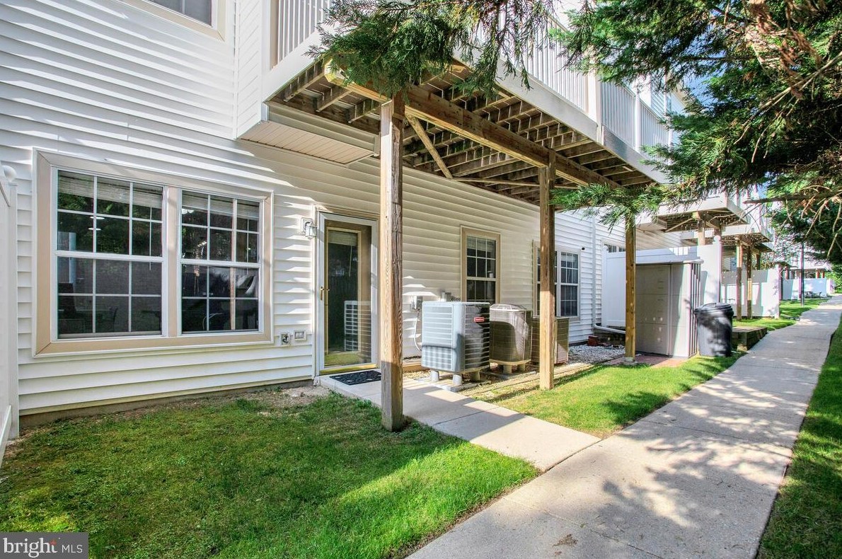 1590 Fallowfield Ct, Crofton MD 21114-1427 exterior