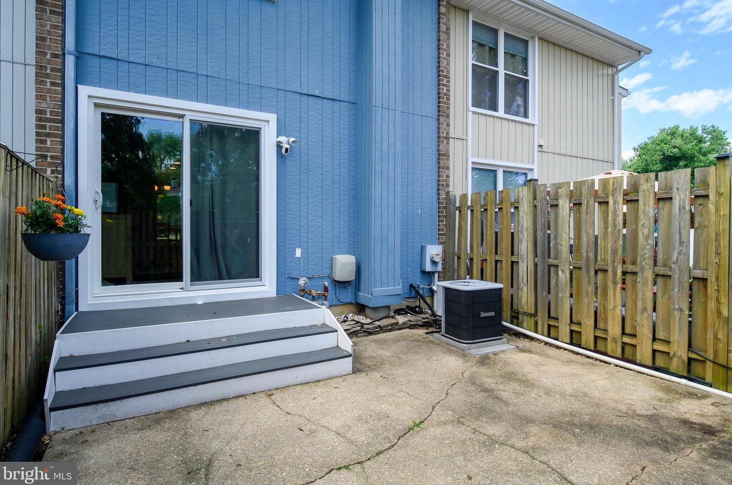 1996 Cambridge Dr, Crofton MD 21114-1909 exterior