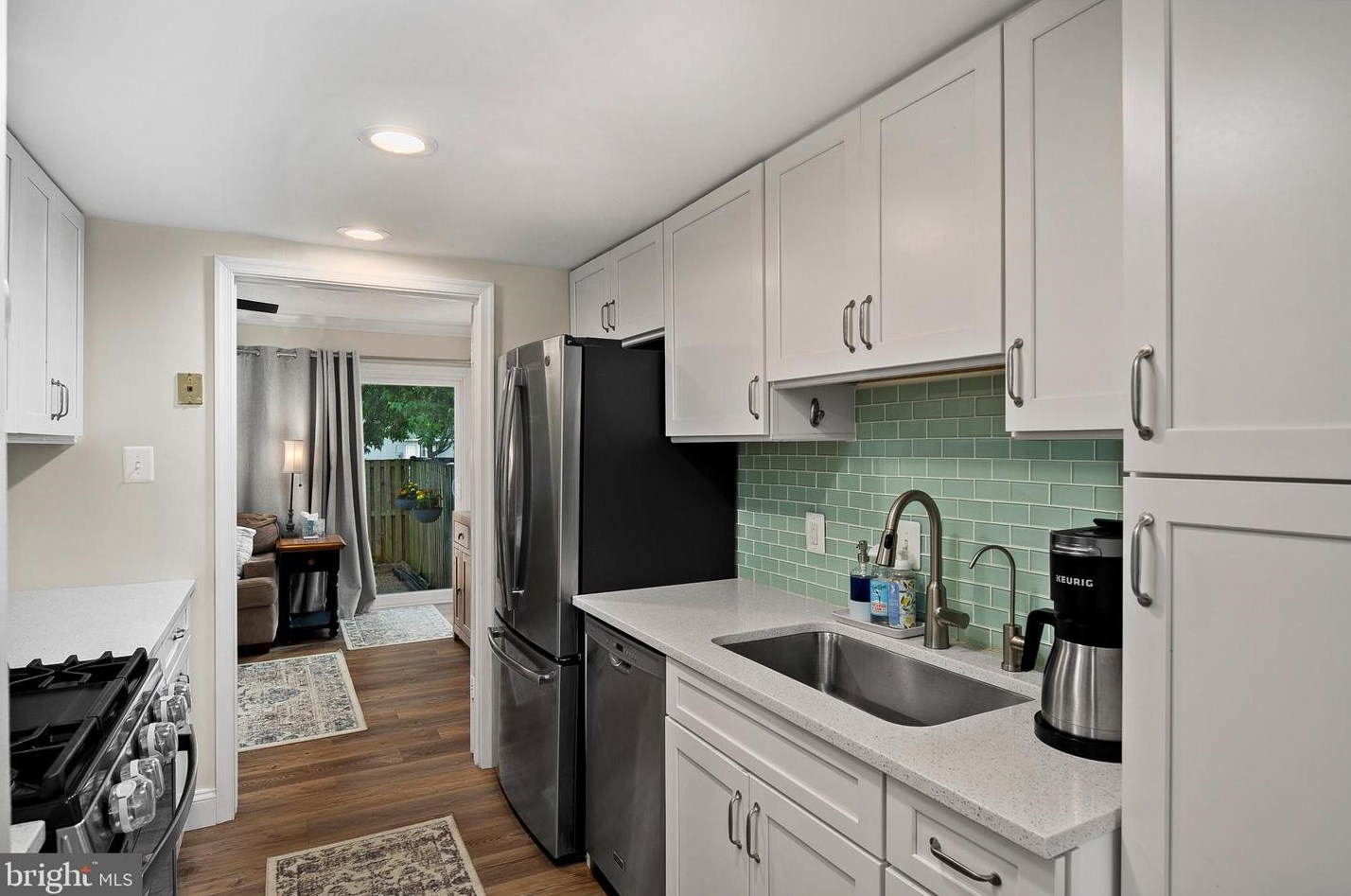 1996 Cambridge Dr, Crofton MD 21114-1909 exterior