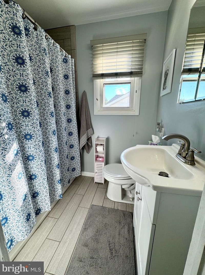 1700 Leisure Ln, Glen Burnie MD 21061-2124 exterior