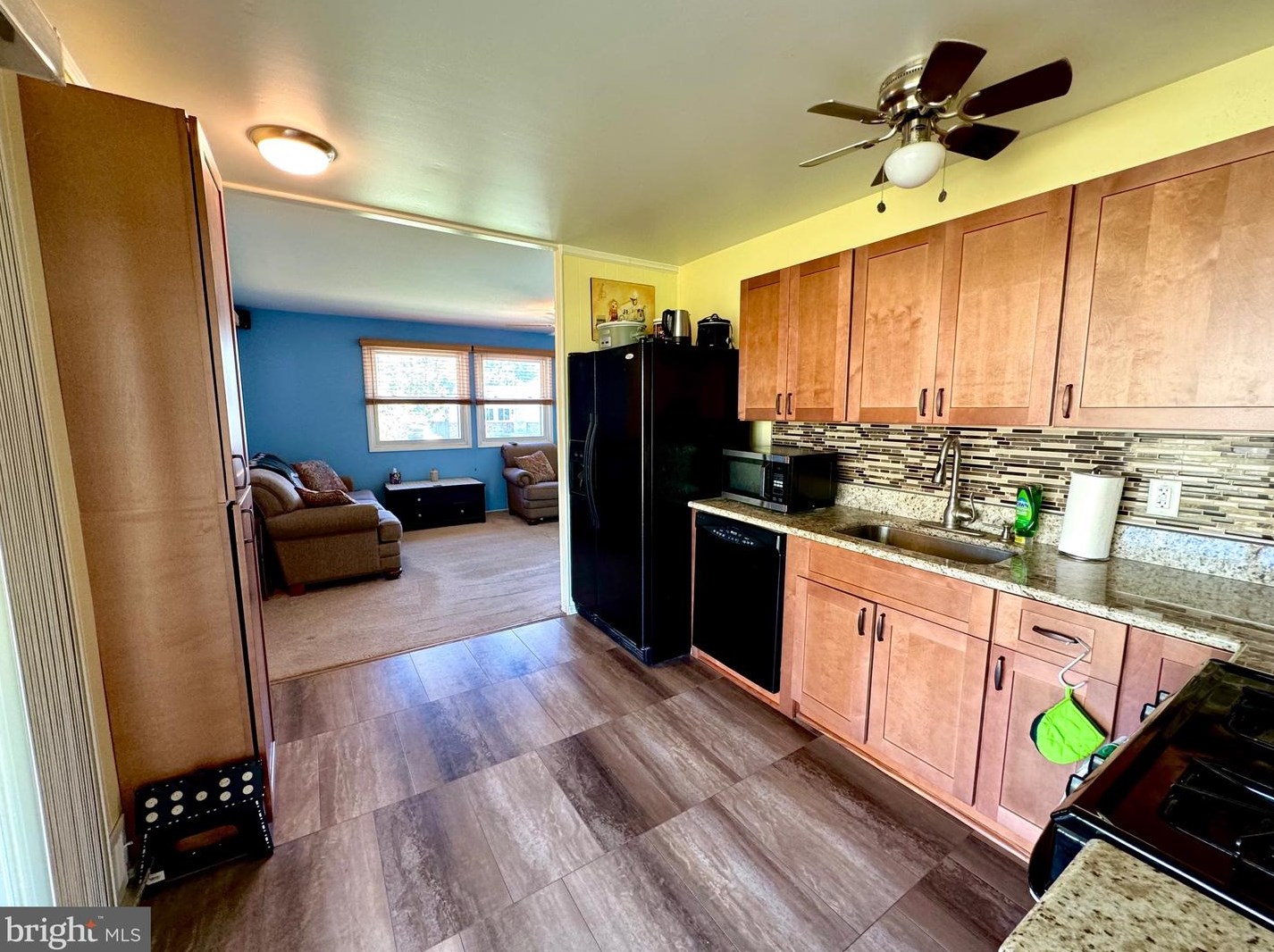 1700 Leisure Ln, Glen Burnie MD 21061-2124 exterior