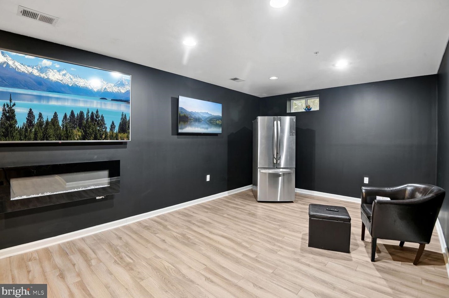 7720 Hollins Chapel Ct, Glen Burnie MD 21060-8396 exterior