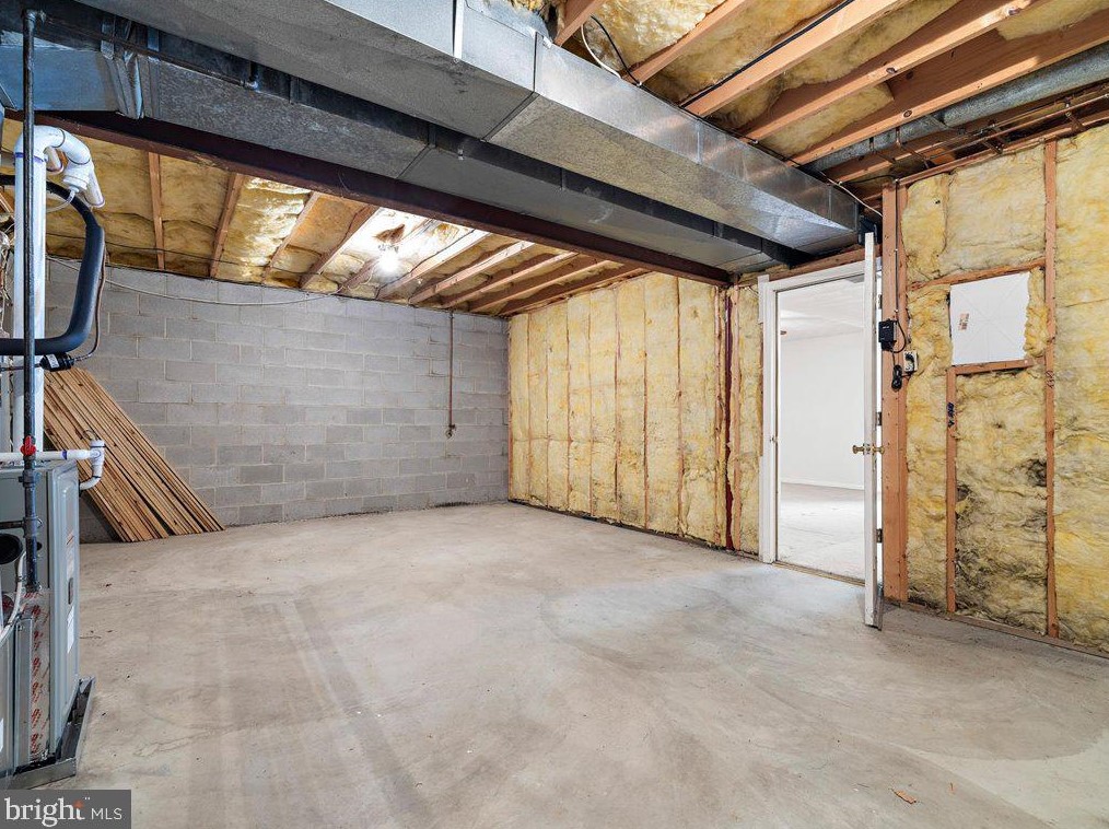 313 Doris Ave, Baltimore MD  21225-2805 exterior