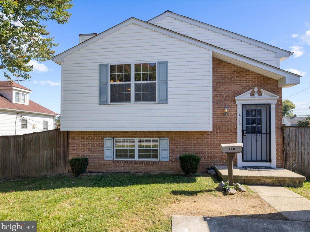 313 Doris Ave, Baltimore MD  21225-2805 exterior