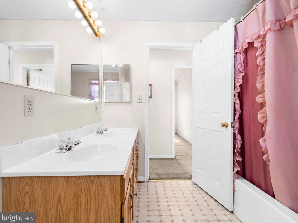 313 Doris Ave, Baltimore MD  21225-2805 exterior