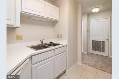 7101 Bay Front Drive #204, Annapolis, MD 21403 - Photo 9