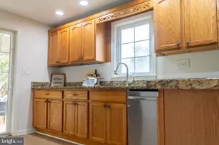 7406 Locust Dr, Hanover, MD 21076 - Photo 21