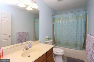 758 Sunnyfield Ln, Baltimore, MD 21225 - Photo 23