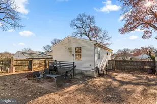 802 203rd St, Pasadena, MD 21122 - Photo 33